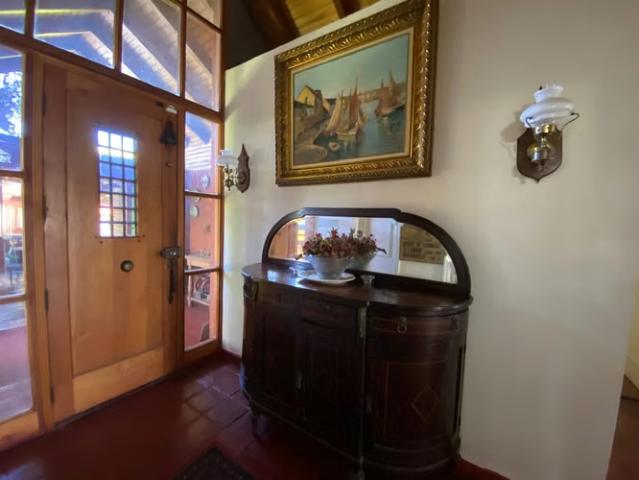 Gran casa colonial rodeada de jardines en amplio terreno | 4 dormitorios por 11300.00 en Machalí