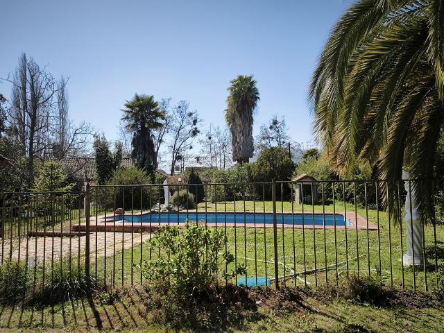 GRAN CASA COLONIAL RODEADA DE JARDINES EN AMPLIO TERRENO