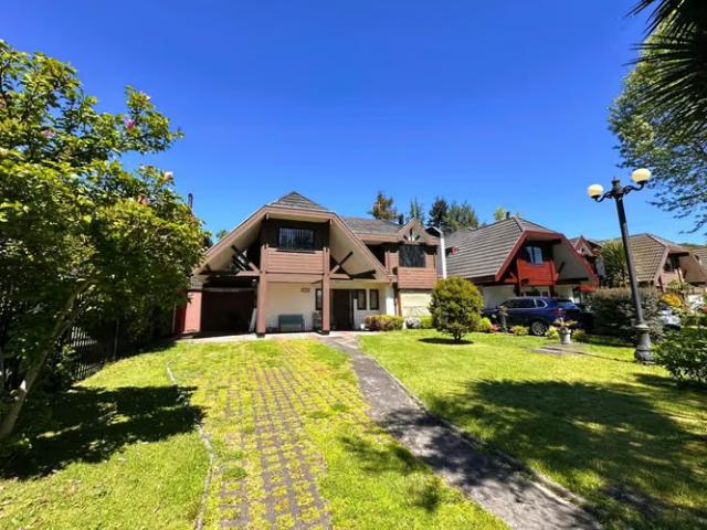 Gran casa, con amplio terreno 5dorm + 4baños + quincho | 5 dormitorios por 14500.00 en Temuco