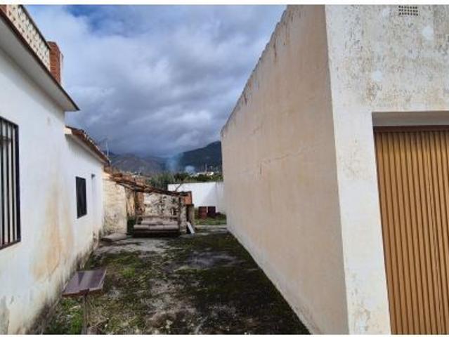 Gran casa con casita de invitados incluida en Alcaucín
