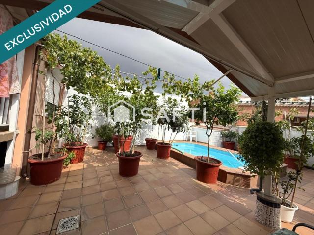 Gran casa con piscina, garaje y mucho espacio