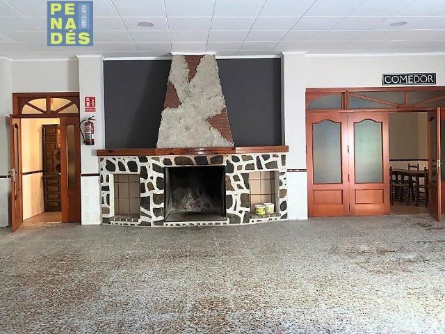 GRAN CASA CON POSIBILIDAD DE NEGOCIO
