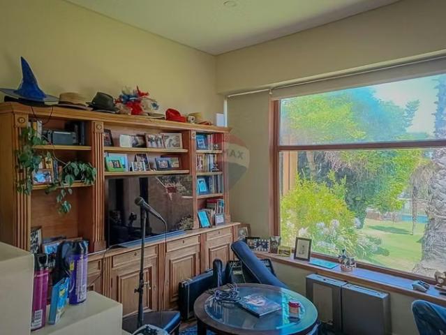 Gran casa con vistas panorámicas a santiago | 5 dormitorios por 23000.00 en Peñalolén