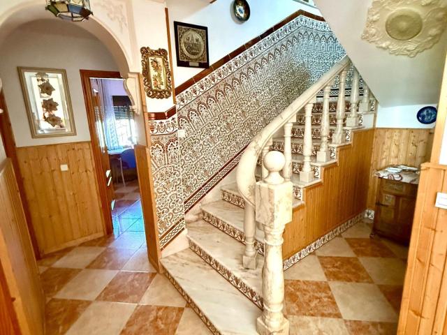 GRAN CASA CON 380 METROS DE VIVIENDA, SOBRE PARCELA DE 1500 DE TERRENO