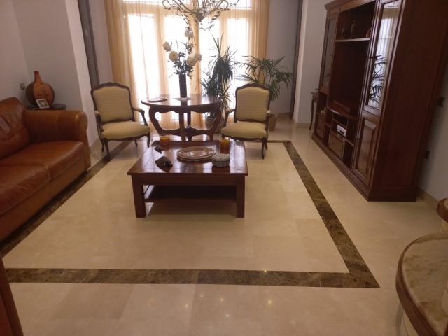 GRAN CASA CÉNTRICA EN ADRA MUY NUEVA Y CUIDADA