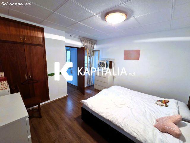 Gran casa a la venta en planta baja con patio y buhardilla