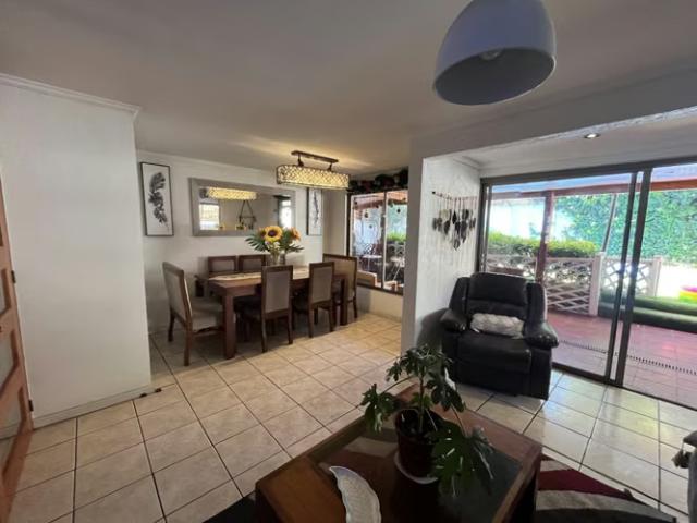 Gran casa ampliada en hacienda el peñón, puente alto | 4 dormitorios por 7500.00 en Puente Alto