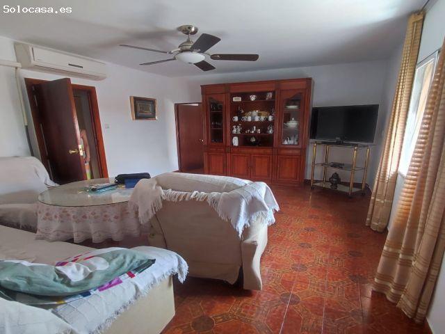Gran casa de 2 plantas y 338 m2 en el Higuerón