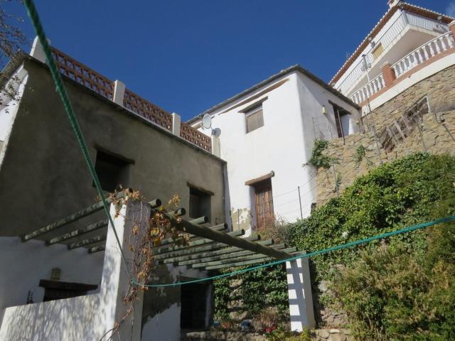 Gran casa de 6/7 dormitorios de 403m2 en Cástaras, más dos a. 650m² Cástaras