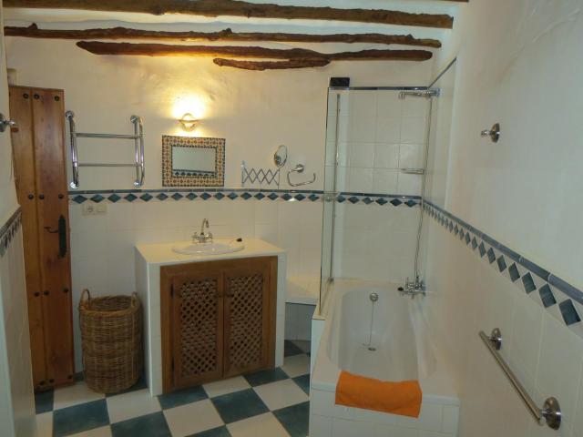 Gran casa de 6/7 dormitorios de 403m2 en Cástaras, más dos a. 650m² Cástaras
