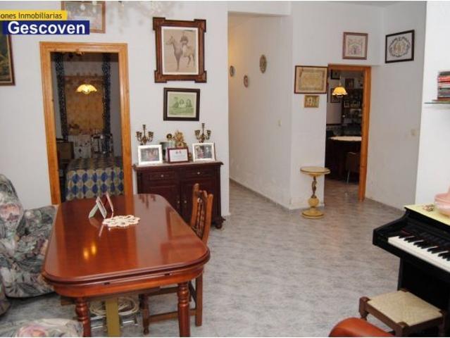 GRAN CASA DE DOS VIVIENDAS Y TERRAZA