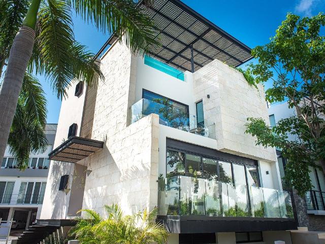 Gran Casa de Diseño Puerto Cancún Laguna 1
