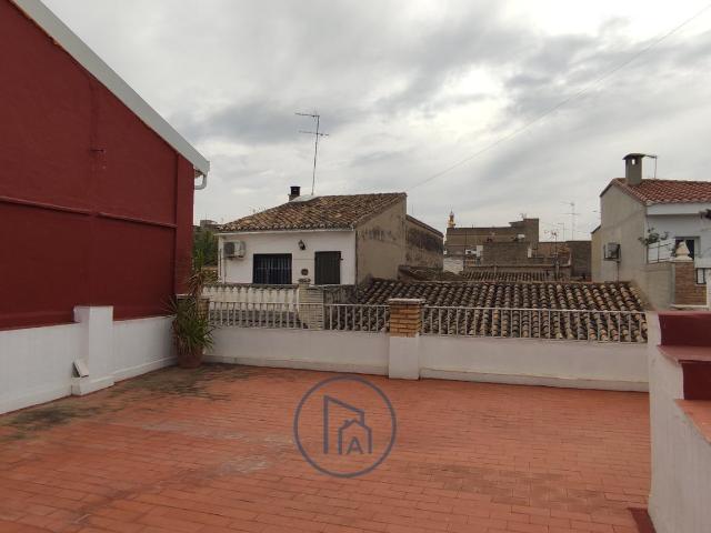 ¡ GRAN CASA DE PUEBLO EN CHESTE !