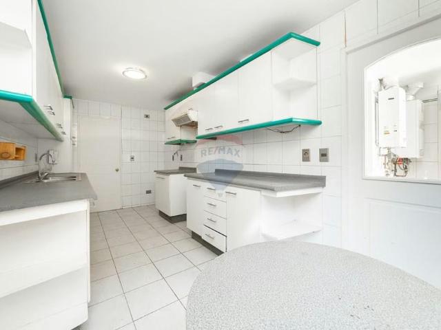 Gran casa en condominio amplio jardín | 6 dormitorios por 12500.00 en Peñalolén