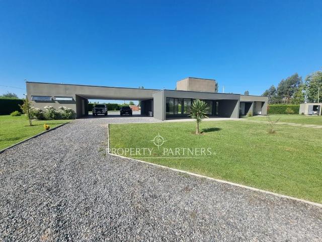 Gran Casa En Exclusivo Condominio