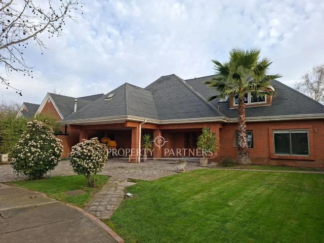 Gran Casa En Exclusivo Condominio