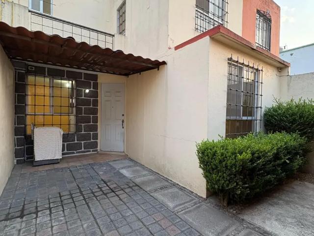 GRAN CASA EN FRACCIONAMIENTO CEDROS 4000