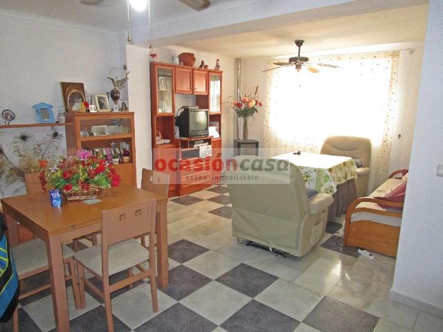 ¡GRAN CASA EN LA BARRIADA DE SANTA CRUZ!