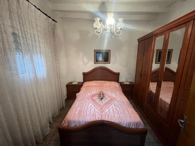 GRAN CASA EN PLANTA BAJA EN ADRA BIEN UBICADA