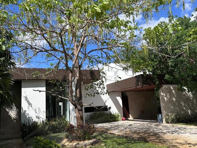 | Gran casa en Renta ya disponible en Yucat?n Country Club |
