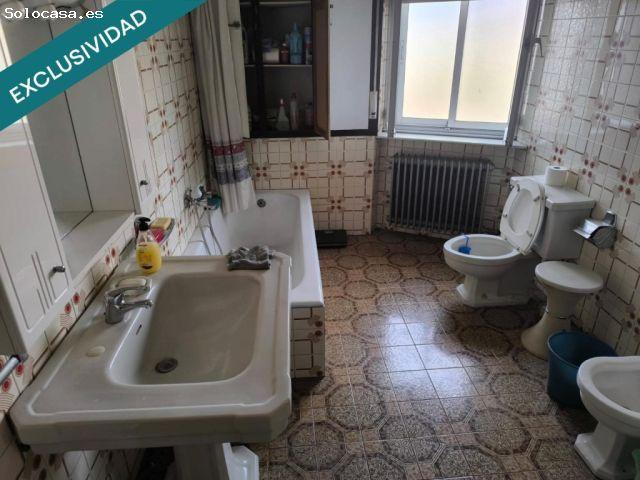 GRAN CASA EN VENTA CON LOCAL COMERCIAL EN EL CENTRO DE SANTA MARÍA DEL PÁRAMO