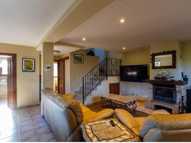 Gran casa estilo rústico