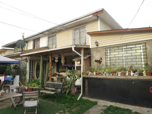 Gran Casa Esquina Pasaje Cerrado