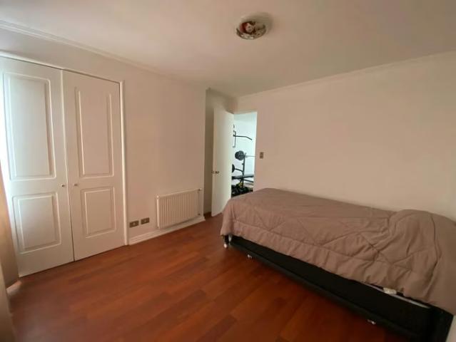 Gran casa familiar aislada 4d + 4b | 4 dormitorios por 7500.00 en Colina