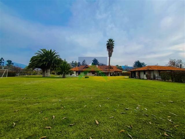 Gran Casa Familiar de 6 Dormitorios con Piscina en Melipilla | 6 dormitorios por 13400.00 en Melipilla