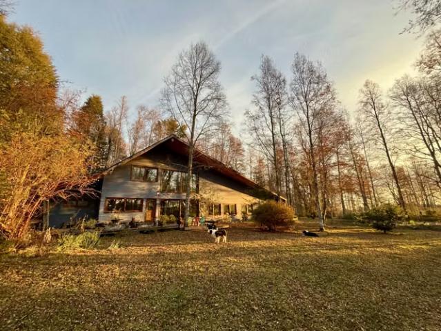 Gran casa familiar en hermoso entorno! 5 dormitorios por 8400.00 en Pucón