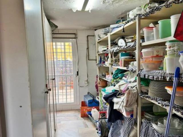 GRAN CASA HACIENDO ESQUINA CON LOCAL Y GARAJE ZONA BAJA CAMPO DE LA VERDAD ASCENSOR