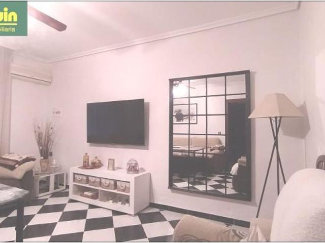 GRAN CASA HIPOTECABLE EN BARRIADA DE LOS ÁNGELES