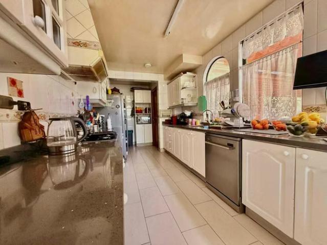 Gran casa la reina 1804 | dormitorios por 18500.00 en La Reina