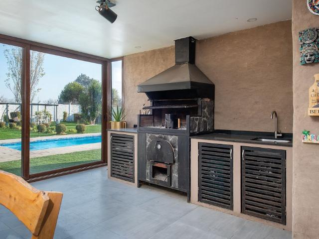 GRAN CASA REMODELADA EN CONDOMINIO TERRENO 1500 MT