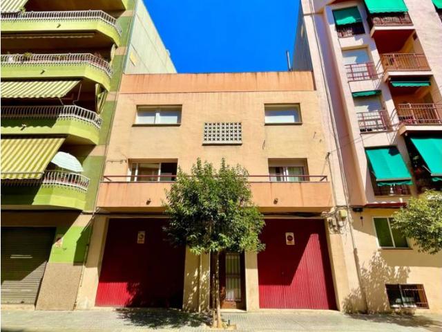 Gran Casa Unifamiliar en el centro de Vila seca con enorme potencial de inversión