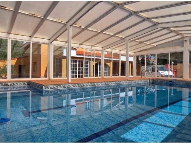 Gran chalet con piscina cubierta