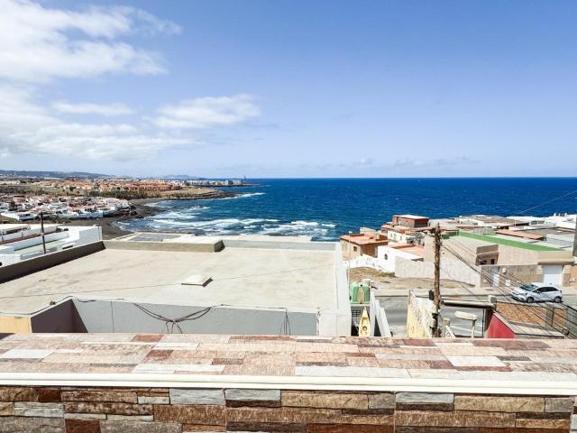 GRAN CHALET JUNTO AL MAR CON 2 APARTAMENTOS INDEPENDIENTES – PLAYA DEL HOMBRE, GRAN CANARIA, ESPAÑA