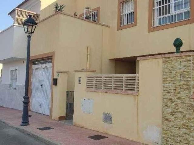 GRAN DUPLEX DE 4 DORMITORIOS EN LA URBANIZACION EL POTRO DE HUERCAL DE ALMERIA