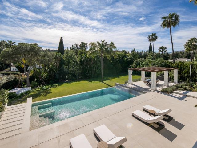 Gran Golf Valley Estate con servicios tipo hotel en Las Brisas Nueva Andalucía