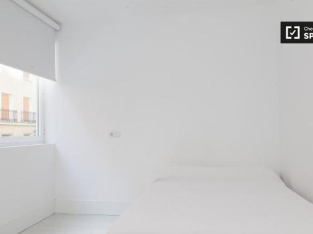 Gran habitación con calefacción en piso compartido, Salamanca