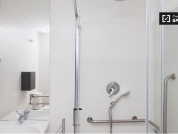 Gran habitación con calefacción en piso compartido, Salamanca