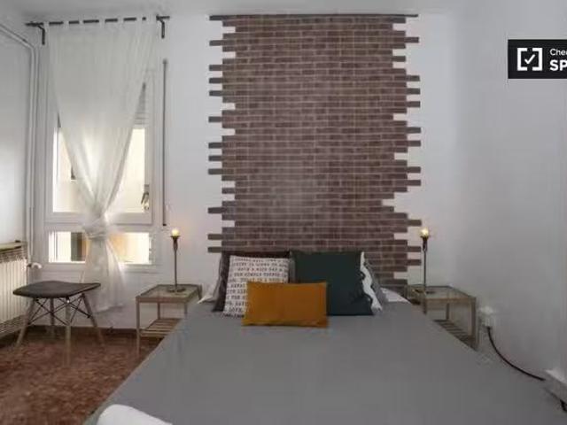 Gran habitación en piso compartido por Eixample, Barcelona