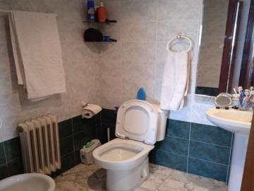 Gran piso con 4 habitaciones y 2 baños en el Casar