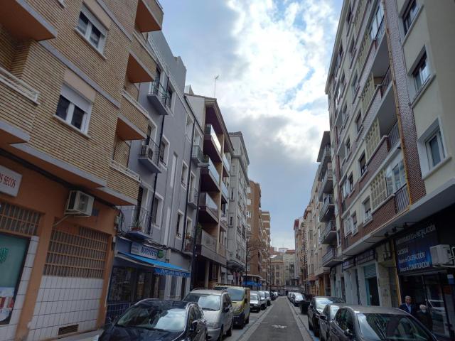 Gran Piso A La Venta En El Centro. Ascensor. Calefacción I Gas