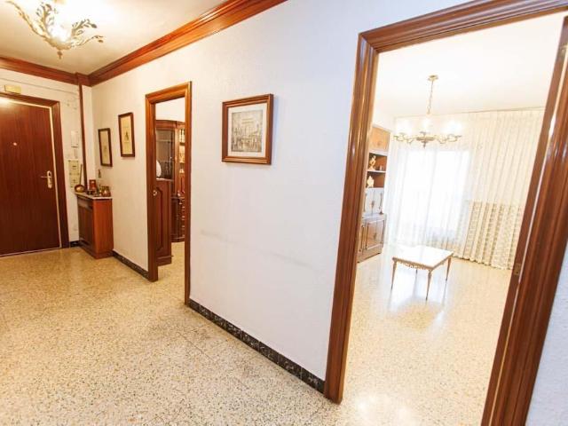 GRAN PISO A LA VENTA EN MIRAFLORES SAN JOSÉ ZARAGOZA C.P. 50007