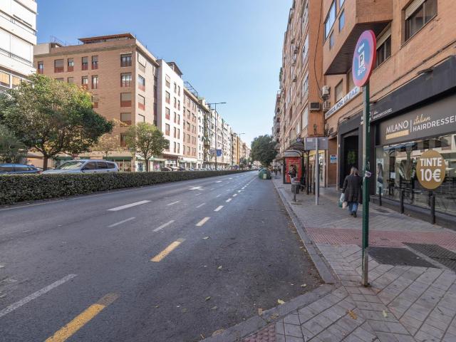 Gran piso en camino de ronda frente a universidad de ciencias
