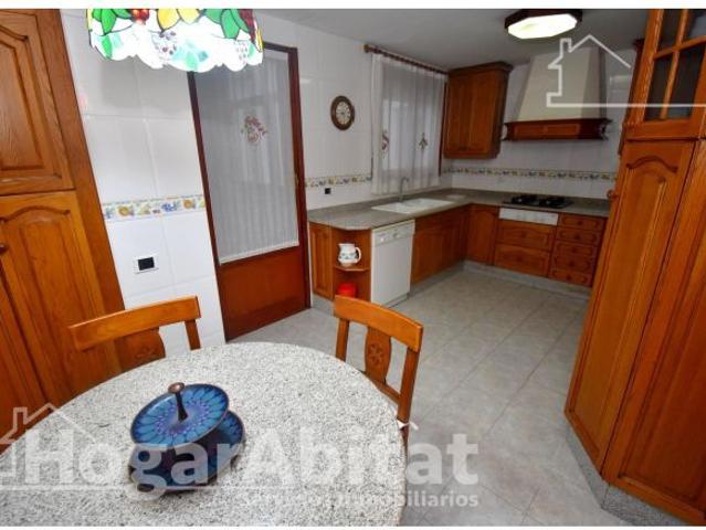 GRAN PISO SEÑORIAL CON BALCÓN Y TERRAZA EN AVENIDA PRINCIPAL