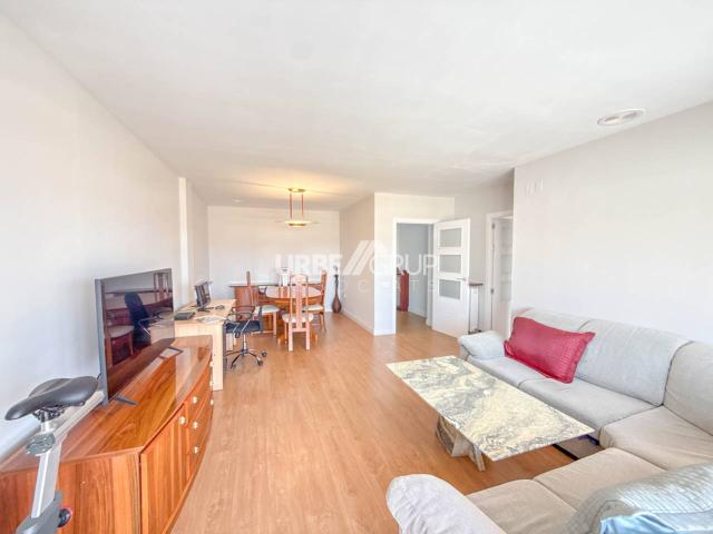 GRAN PISO REFORMADO EN VALLPARADIS, 4 HABITACIONES CON TERRAZA Y PK TRIPLE