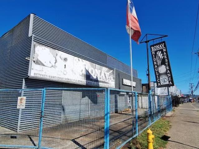 Gran propiedad comercial en la region de los rios! 8 dormitorios por 700000. 00 en Valdivia