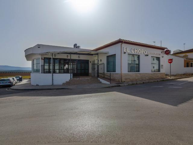 GRAN RESTAURANTE CON ESPACIOSA TERRAZA